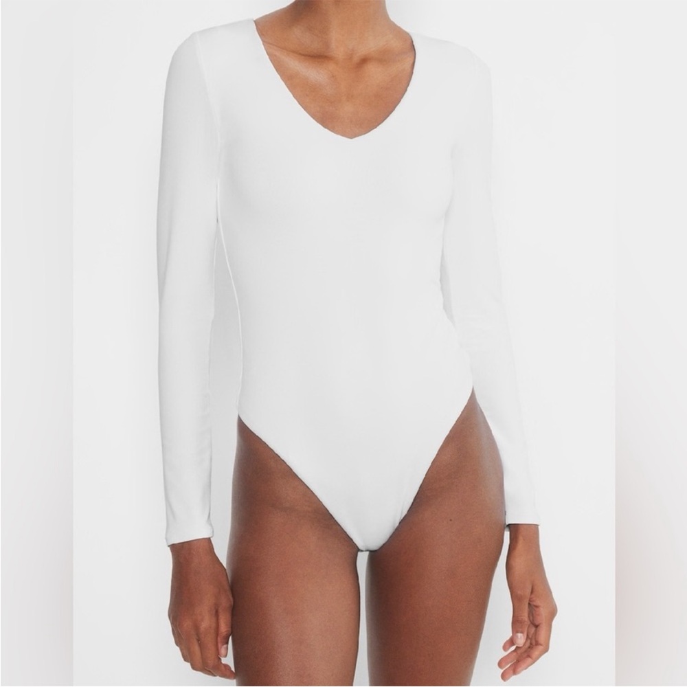 Aritzia contour bodysuit